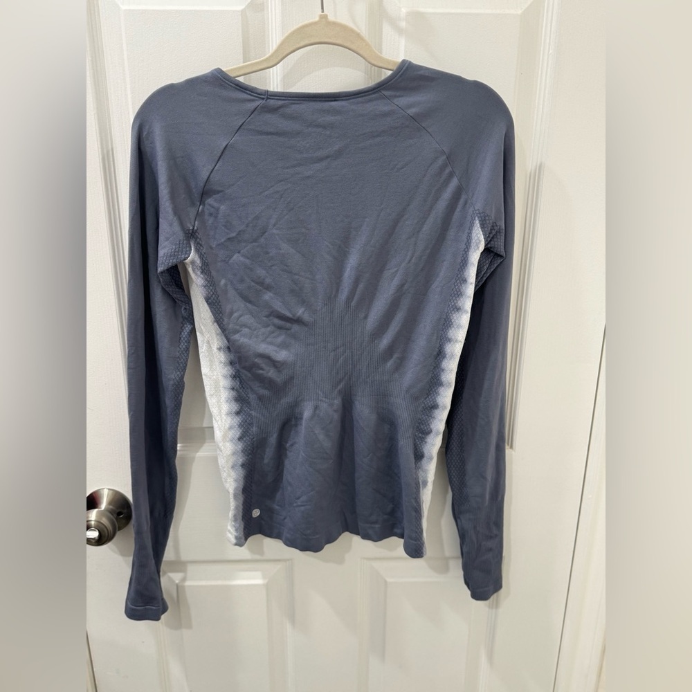Zella Nordstrom Blue Long Sleeve Shirt with White Tie Die Detail - Picture 5 of 5